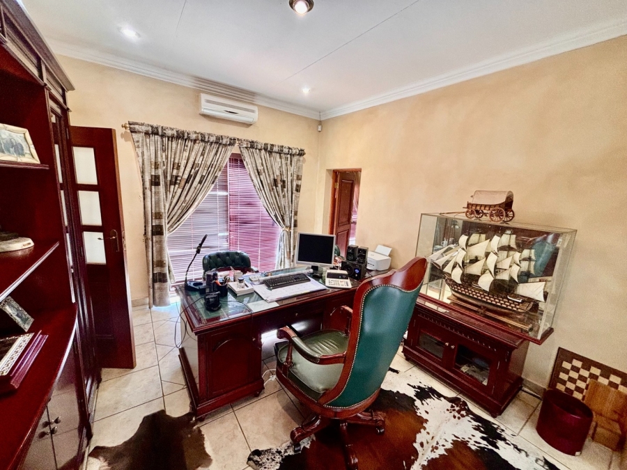 5 Bedroom Property for Sale in Doringkruin North West